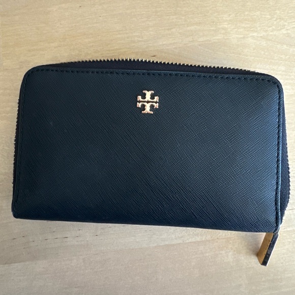 Tory Burch black leather wallet - Picture 1 of 4